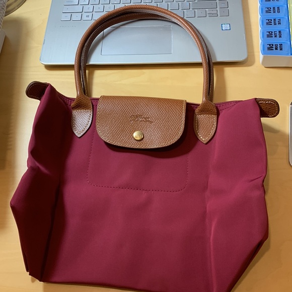 Wine pink Longchamp Le Pliage nylon bag 12.5”x9”x4” - Picture 2 of 2